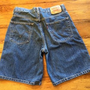 Levi’s 550 Relax Fit Men’s 33 Denim Shorts Red Tab